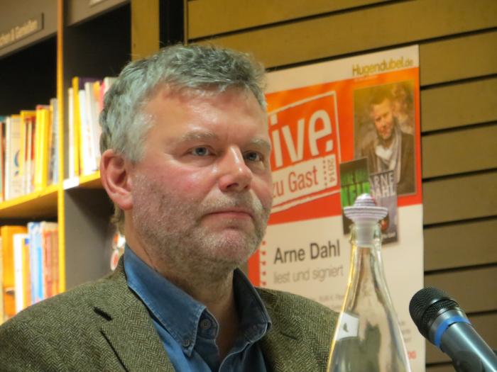 Arne Dahl  Wolfgang Sander