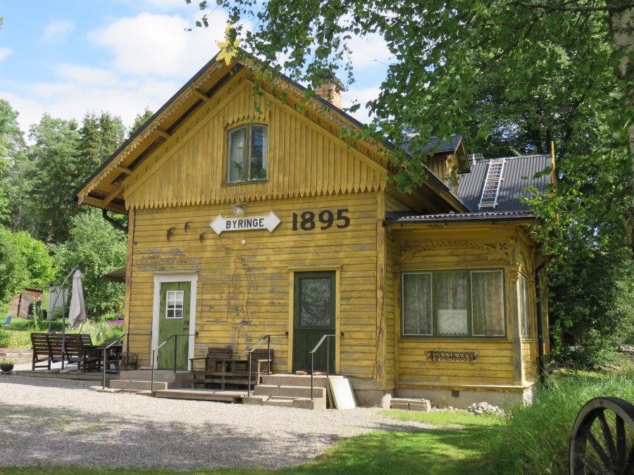 Das Stationshaus " Byringe Station" ist bewohnt. Wolfgang Sander