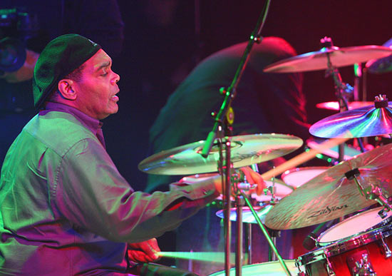 Gerry Brown  /www.drummerworld.com